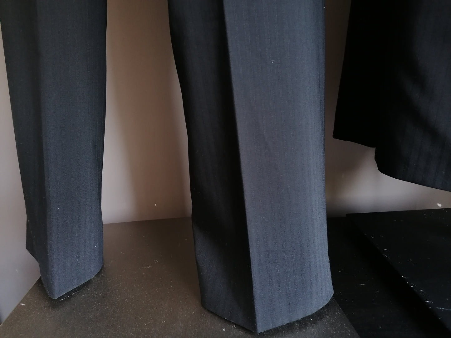 Costume di lana a 3 pezzi Peter Van Holland. A strisce nera. Taglia 56 / XL.