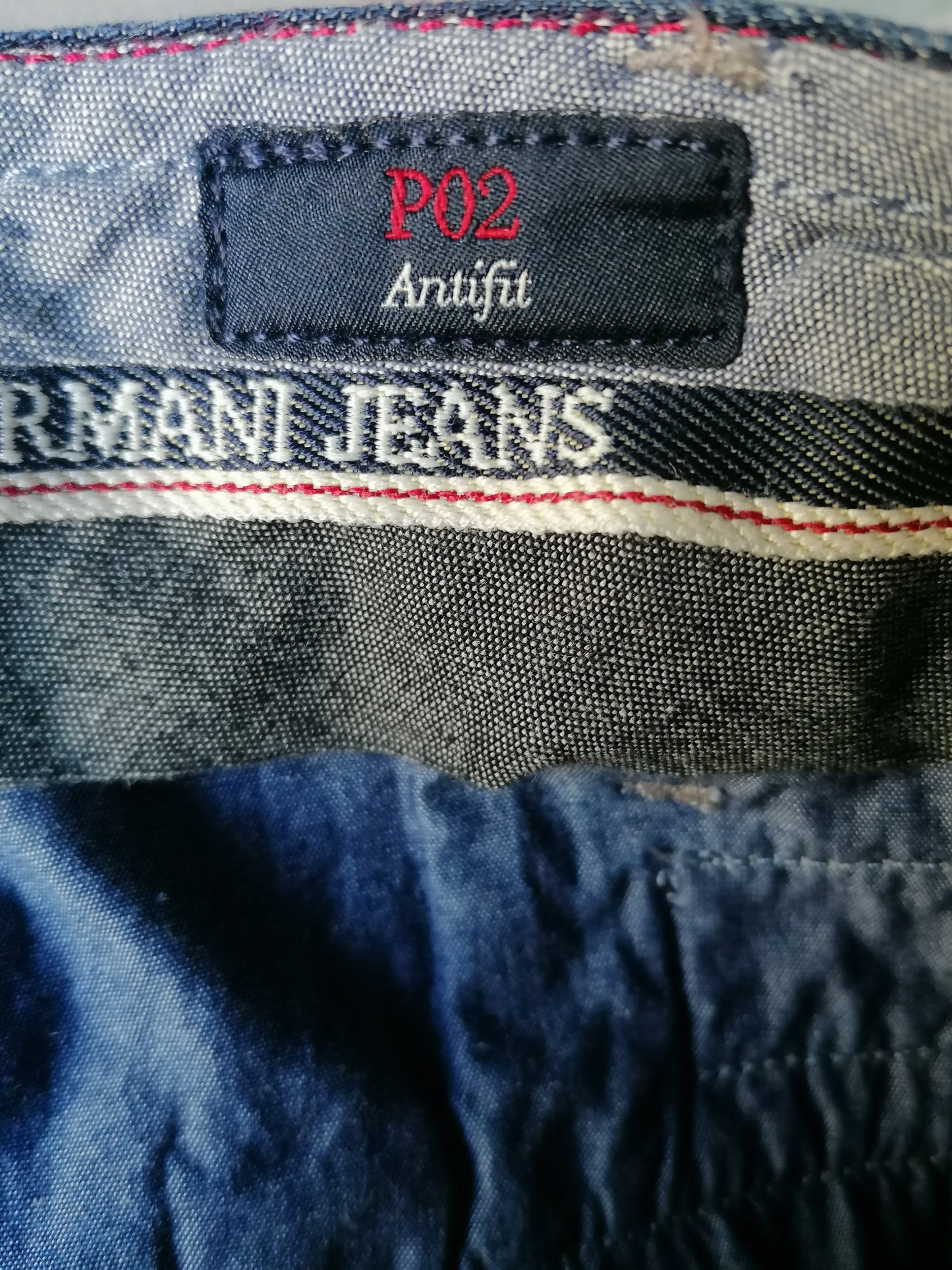Armani Jeans broek. Jeans stof. Donker Blauw gekleurd. Maat 58 / XL. type PO2 Anti Fit.