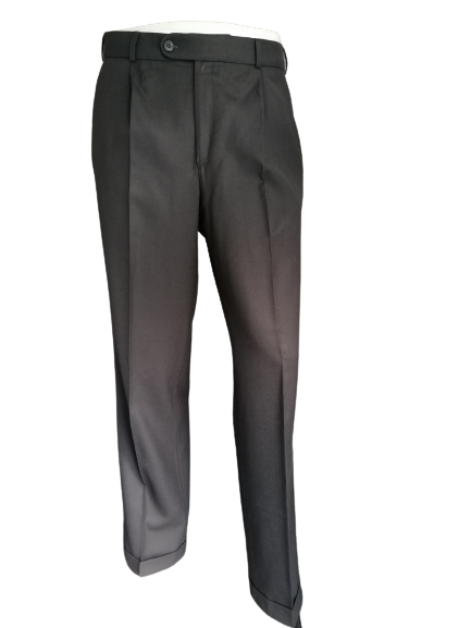 Pantalones de gardeur con cubierta. Color marrón oscuro. Tamaño 52 / L.