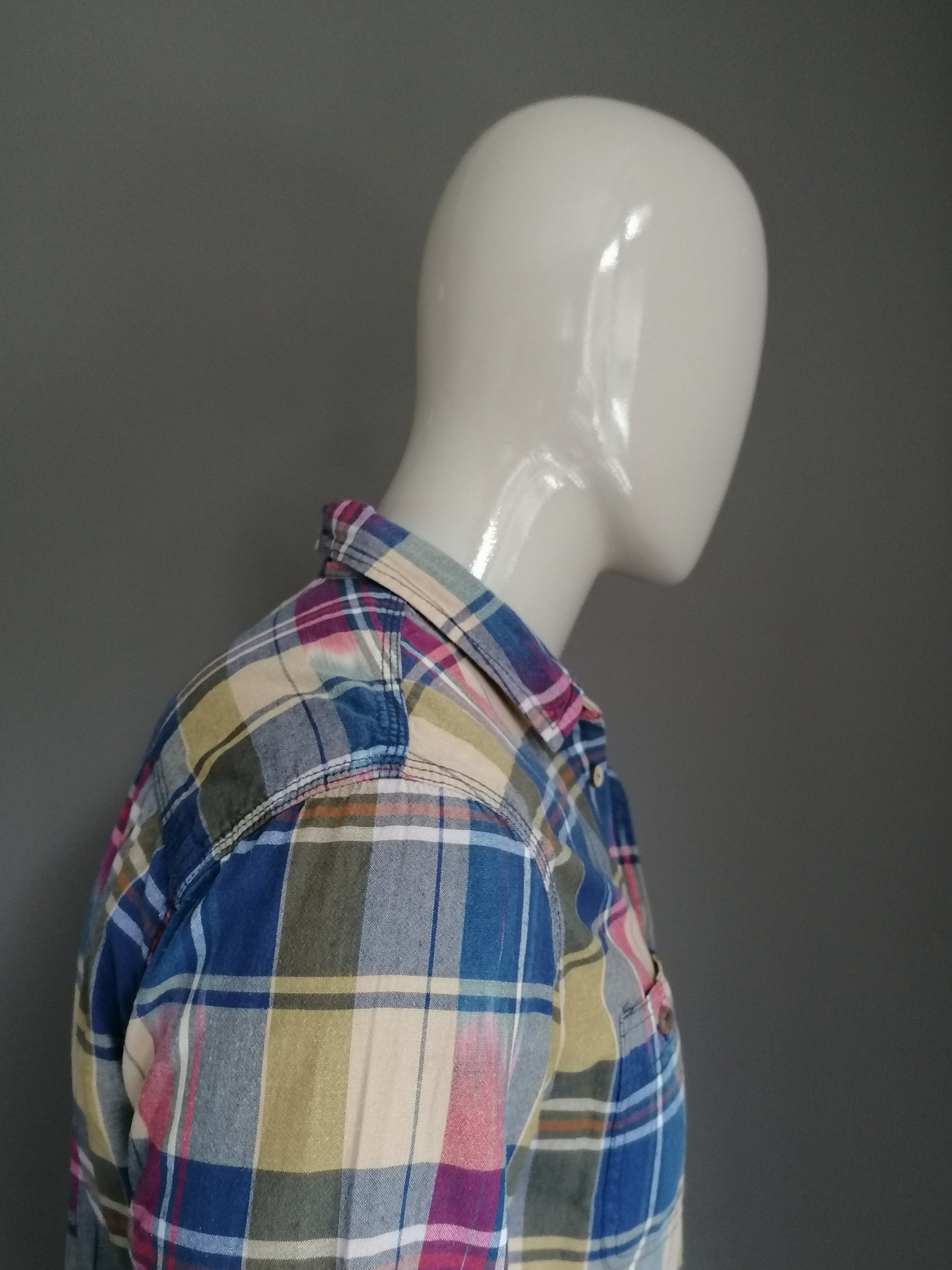 Pull & Bear shirt. Yellow blue red checked. Size L.