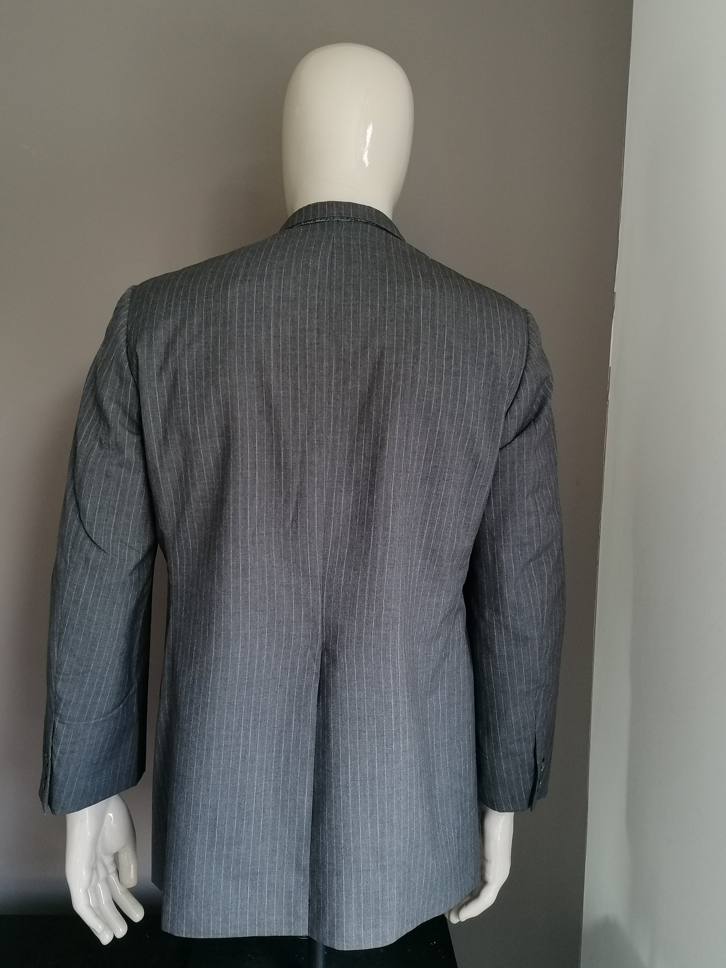 Brooks Brothers Colbert. Gray striped. Size 52 / L. Customization. See dimensions.