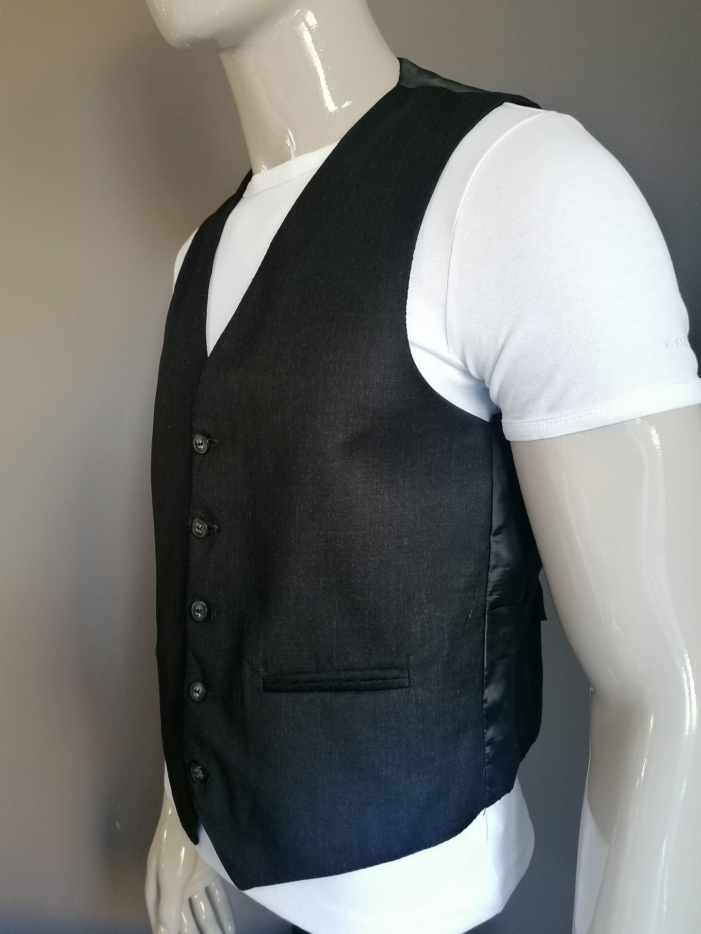 Hacoupian waistcoat. Dark gray colored. Size 50 / M.