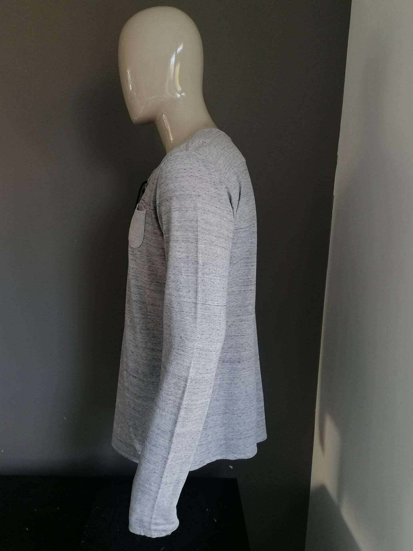 Mills Brothers Longsleeve con accenti in pizzo. Taglia L. manica extra lunga!