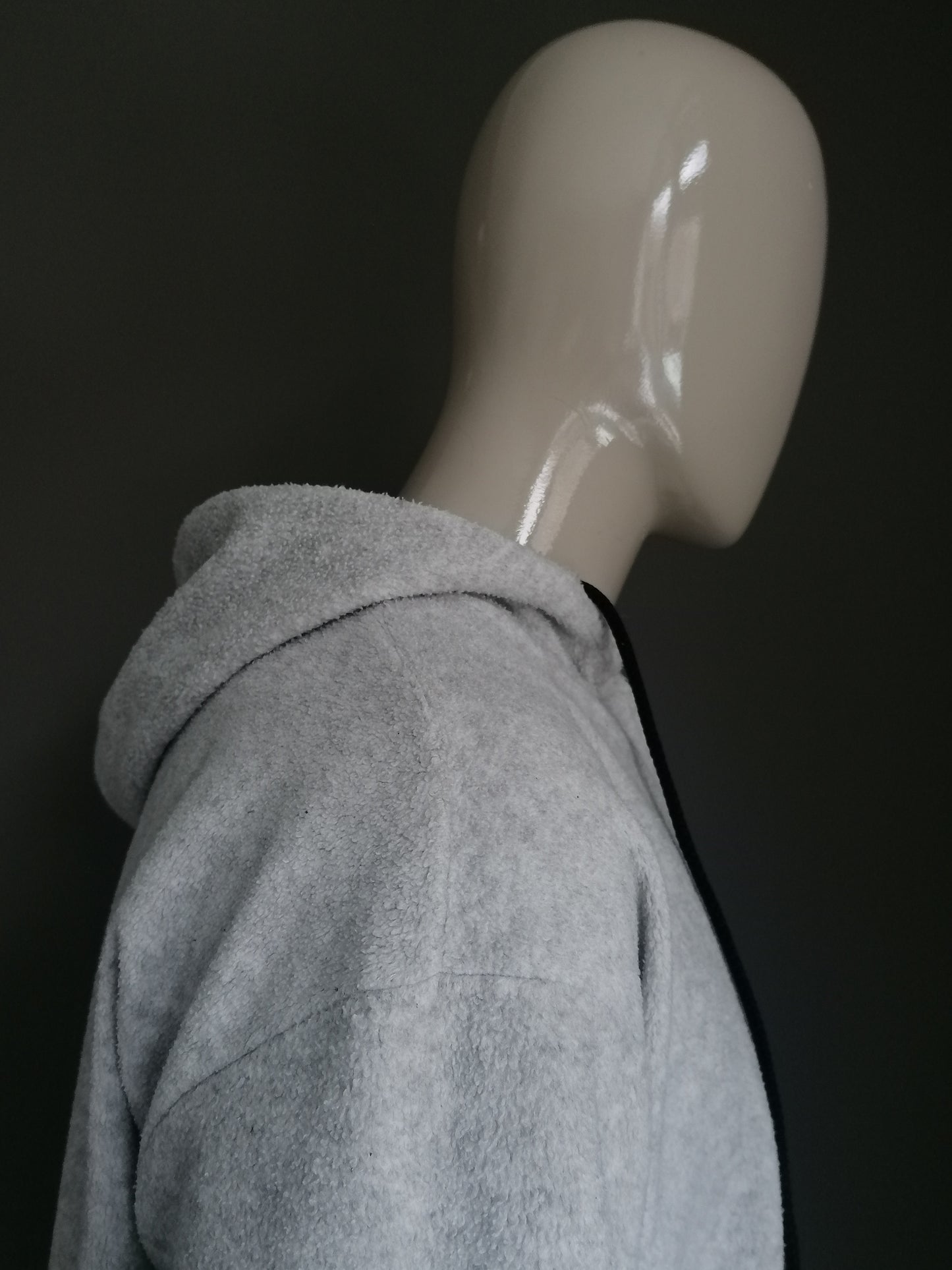 Circuit de Spa / Francorchamps F1 Fleece cardigan with hood. Gray black colored. Size M.