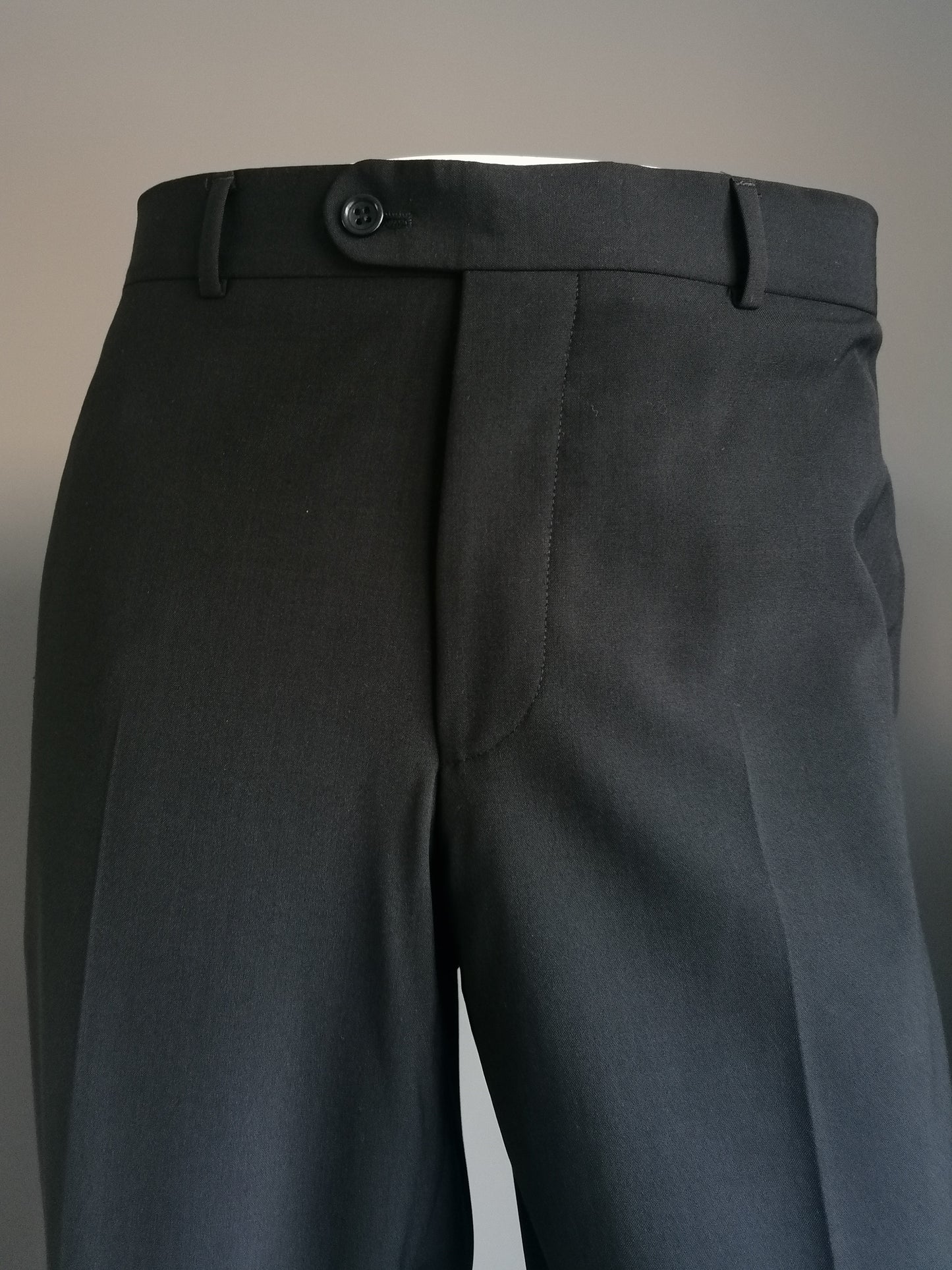 Costume de laine Van Gils. Couleur noire. Taille combi: Taille de la veste 50 / m & pantalons MT 54 / L