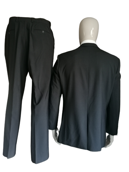 Costume di lana di Van Gils. Colore nero. Dimensione combinata: dimensione della giacca 50/m e pantaloni MT 54/L