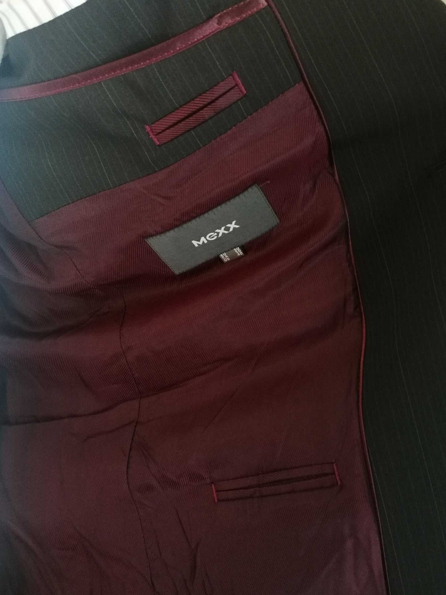 Mexx costume. Black with burgundy blue and white thin stripe. Size 50 / M.