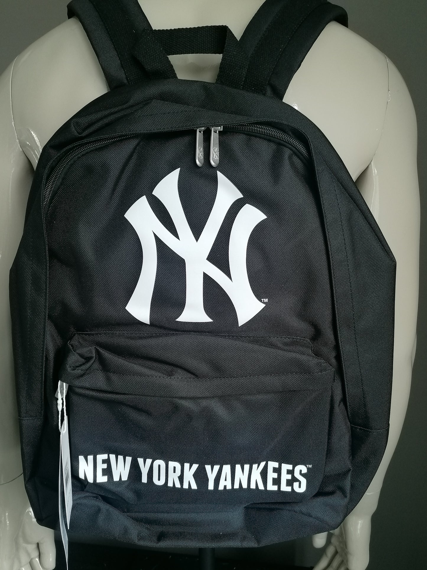 Major League Baseball Original New Yorkes Backpack / Backpack. Black and white. Double inner pocket.
