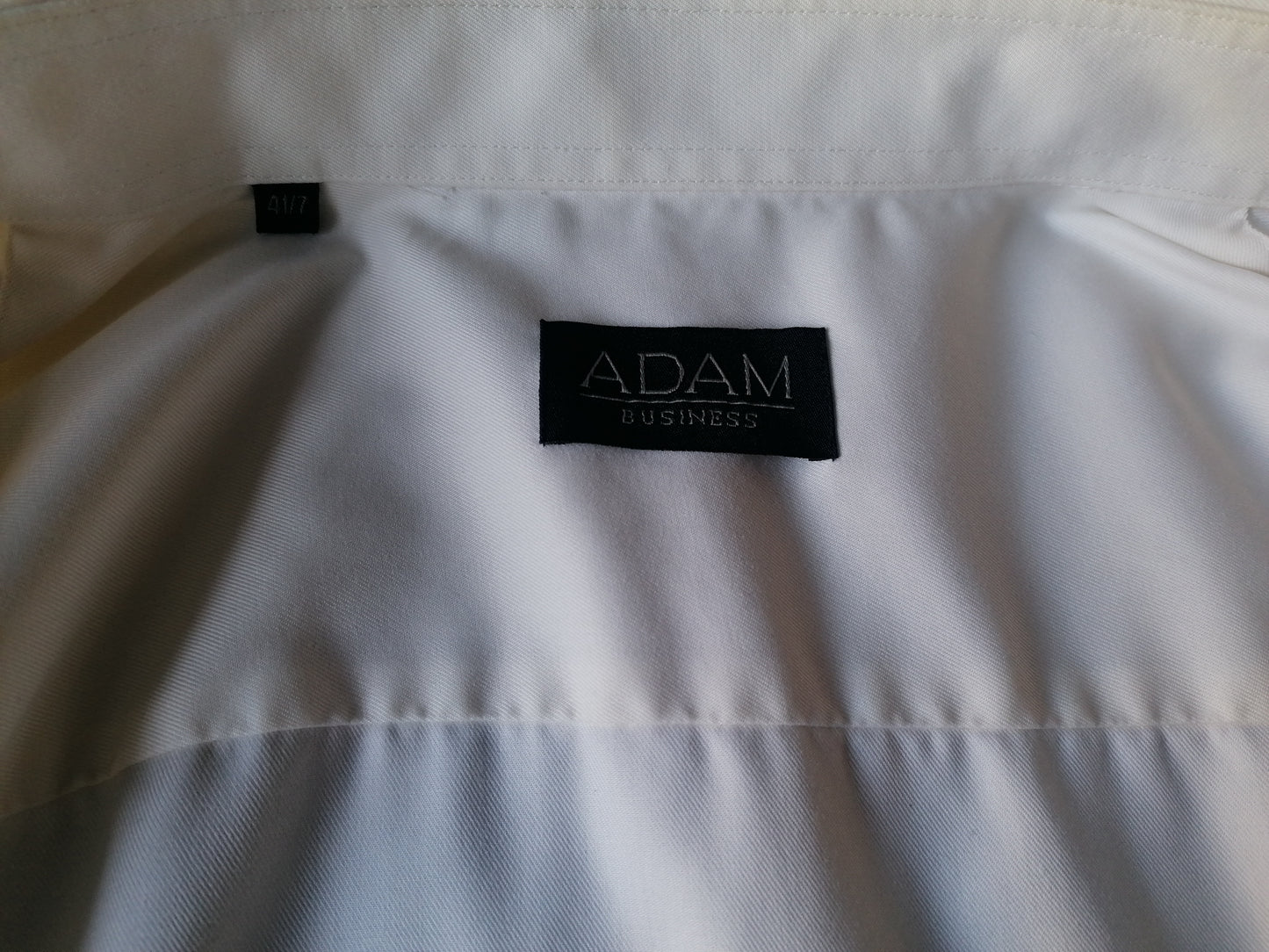 Adam Business overhemd. Beige gekleurd. Maat 41/ L - XL.