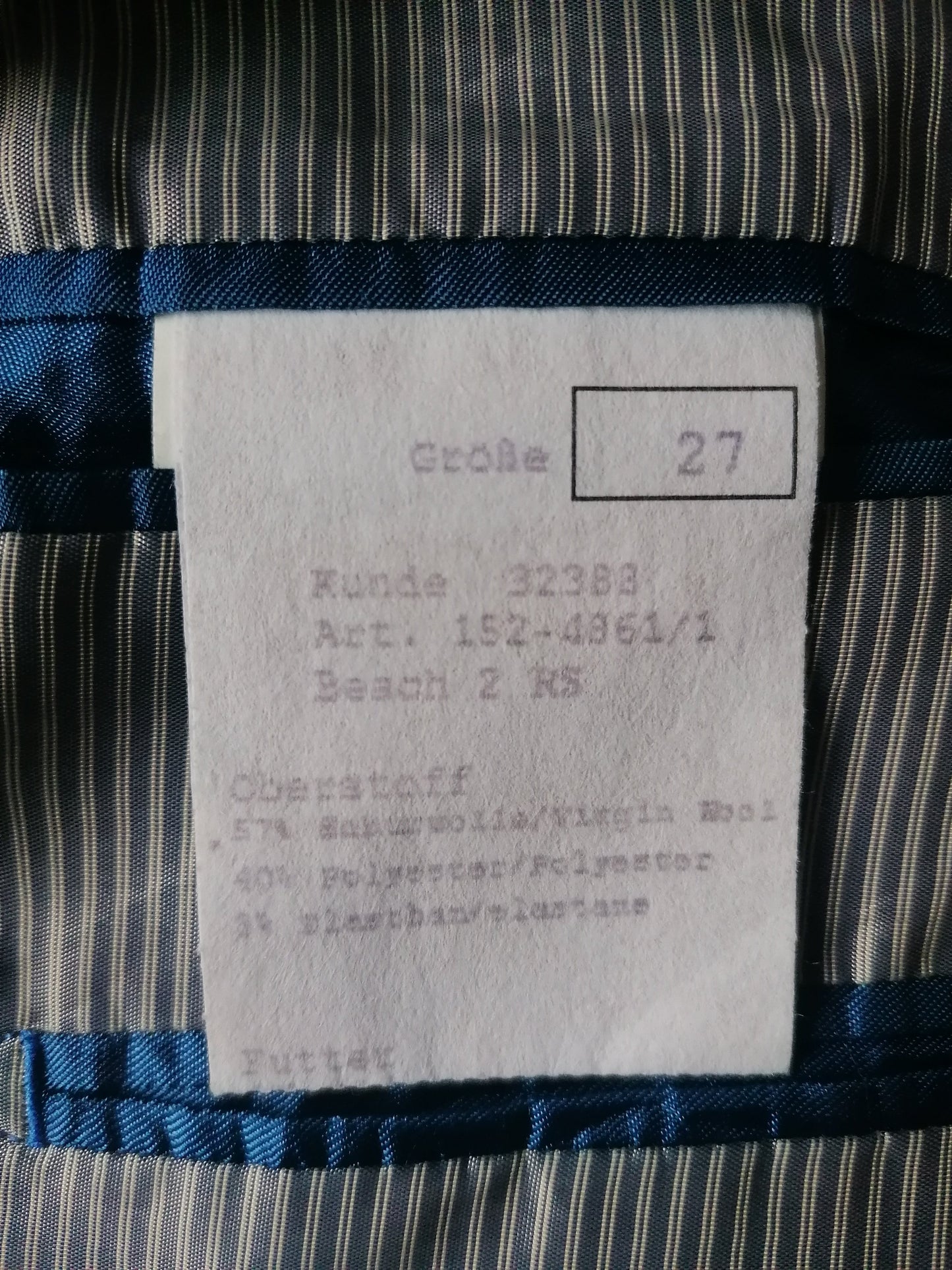 Bogart woolen jacket. Gray black blue checked. Size 27 (54 / L) 57% Wool.