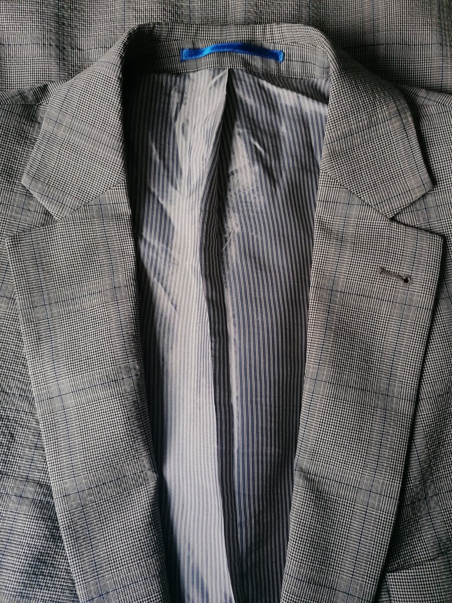Giacca Bogart Woolen. Blu nero grigio controllato. Dimensione 27 (54 / L) 57% lana.