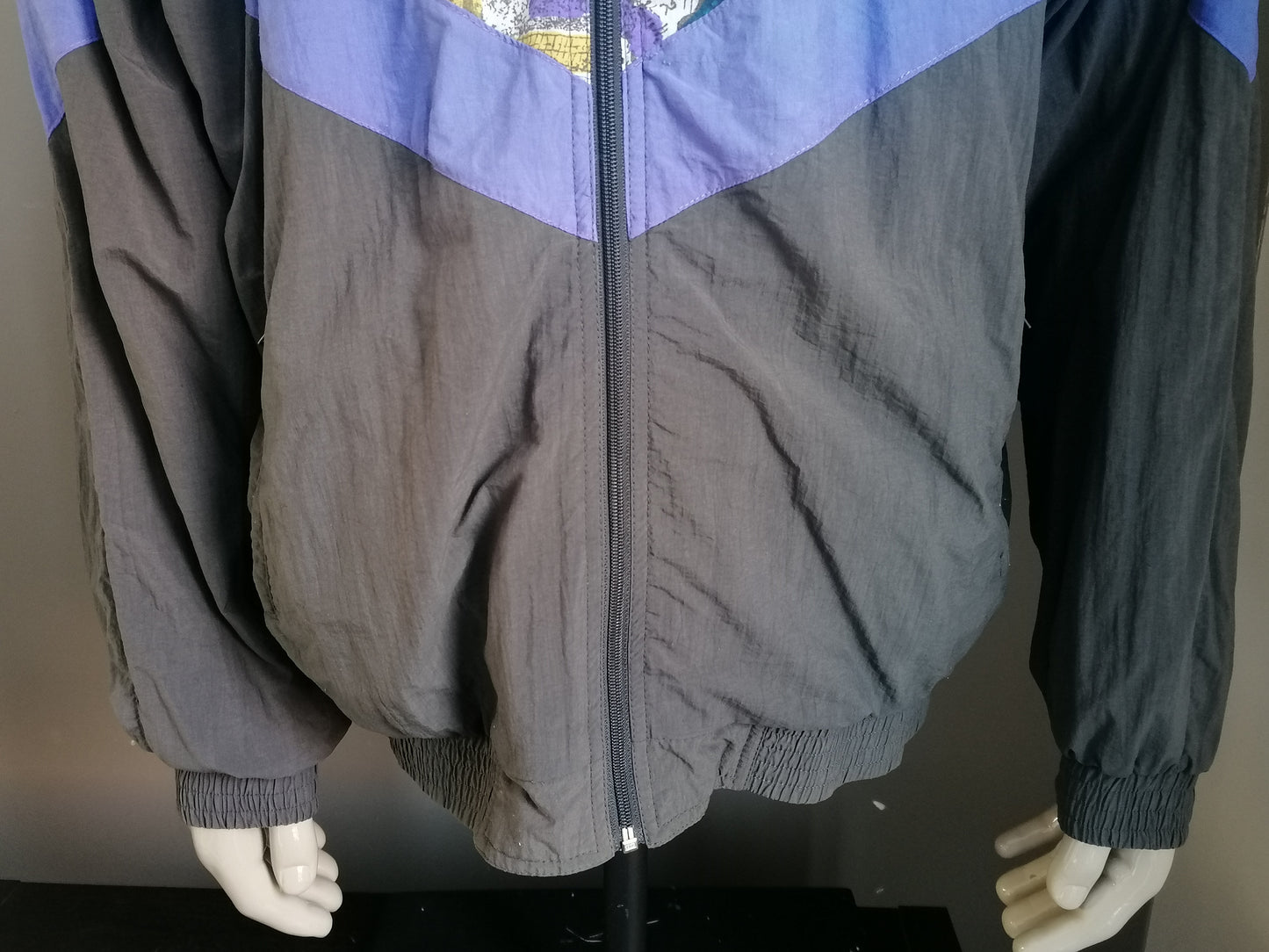 Vintage Flagship 80's-90's trainingsjack. Paars Blauw Geel Grijs gekleurd. Maat XL / XXL-2XL.