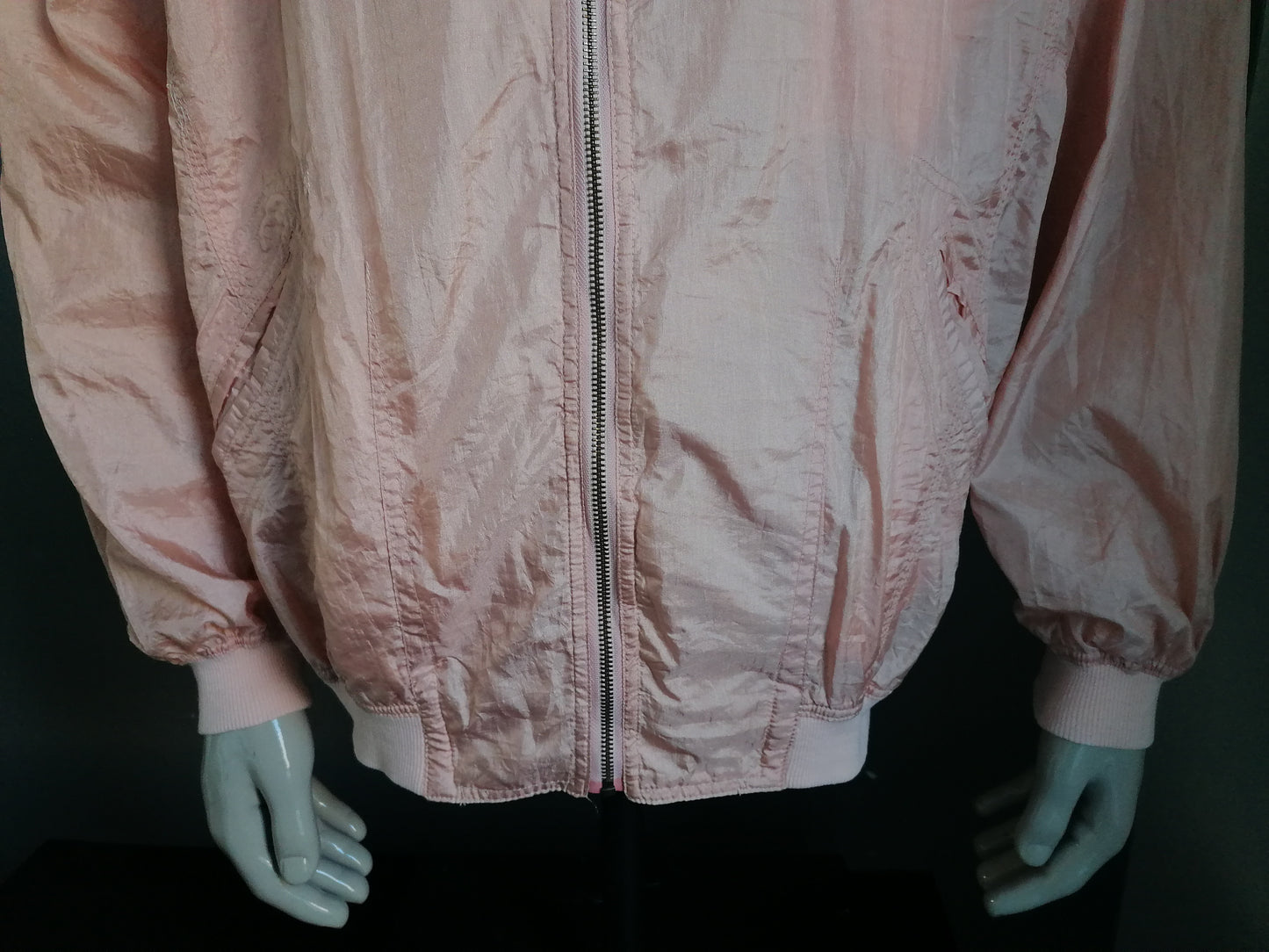 Veste d'entraînement de Vintage Central Park 80S-90 avec garnitures d'épaule. De couleur rose. Taille xxl / 2xl.