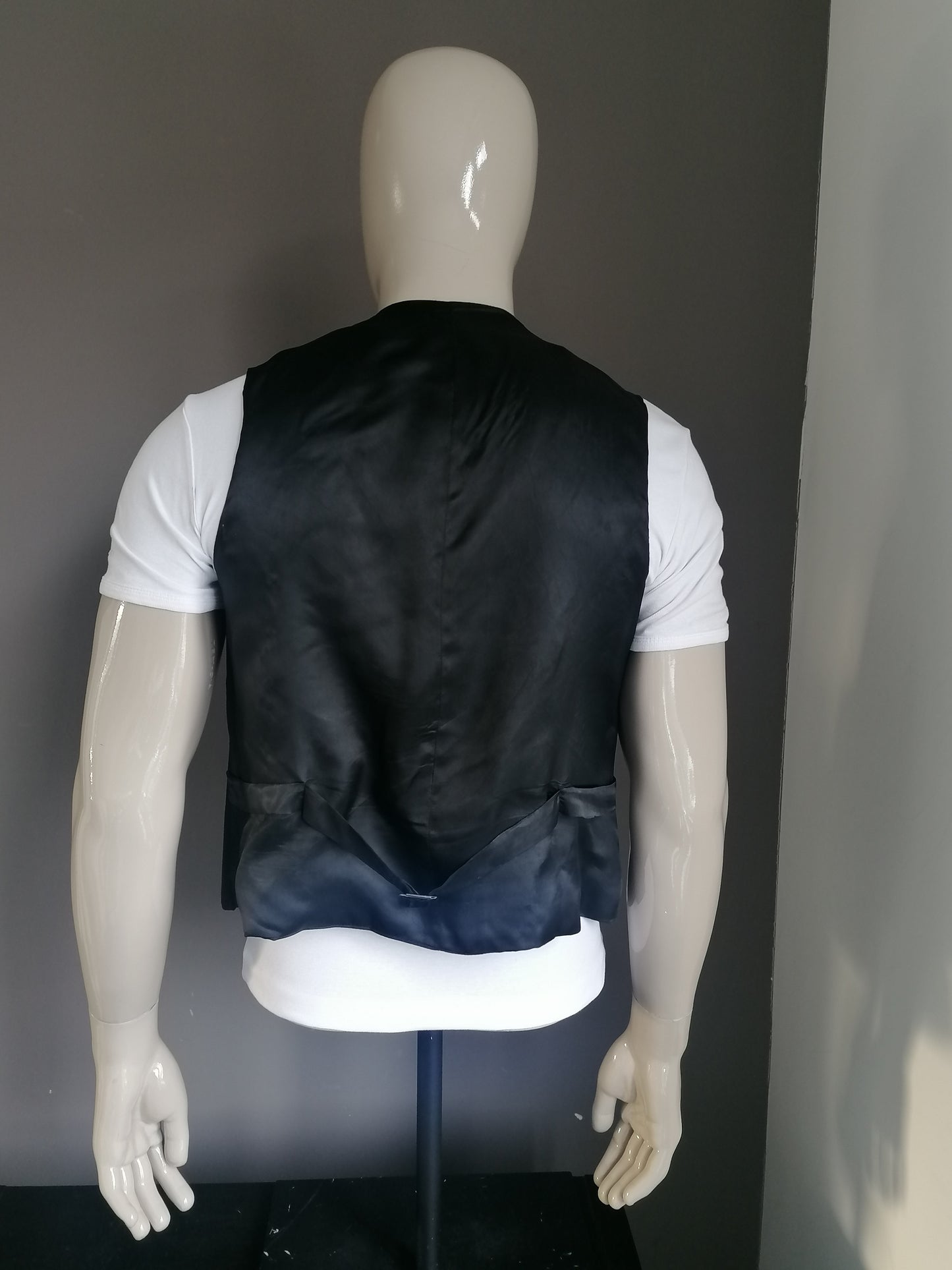 Woolen waistcoat .. black striped. Size 48 / S. #295