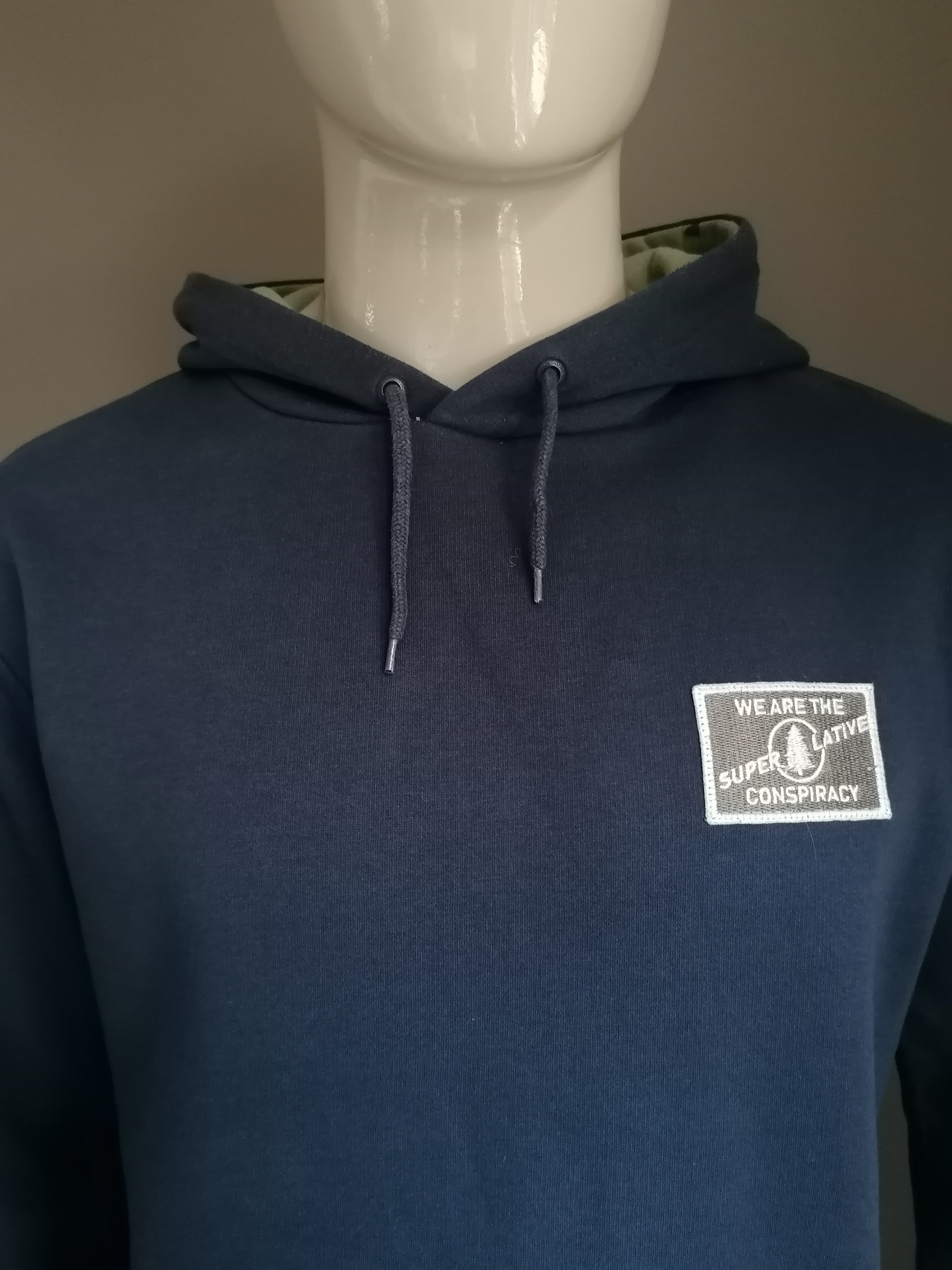 Felpa con cappuccio Wesc. Colorato blu scuro. Taglia S. EcoGents