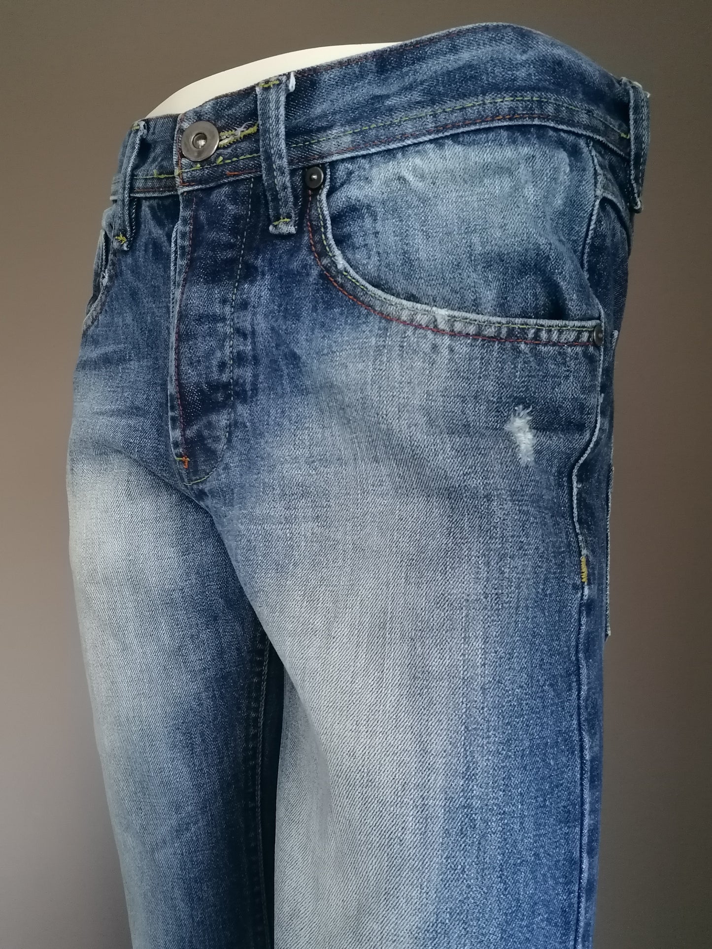 New Look Jeans. Colorato blu. Taglia W30 - L30. Gamba dritta.