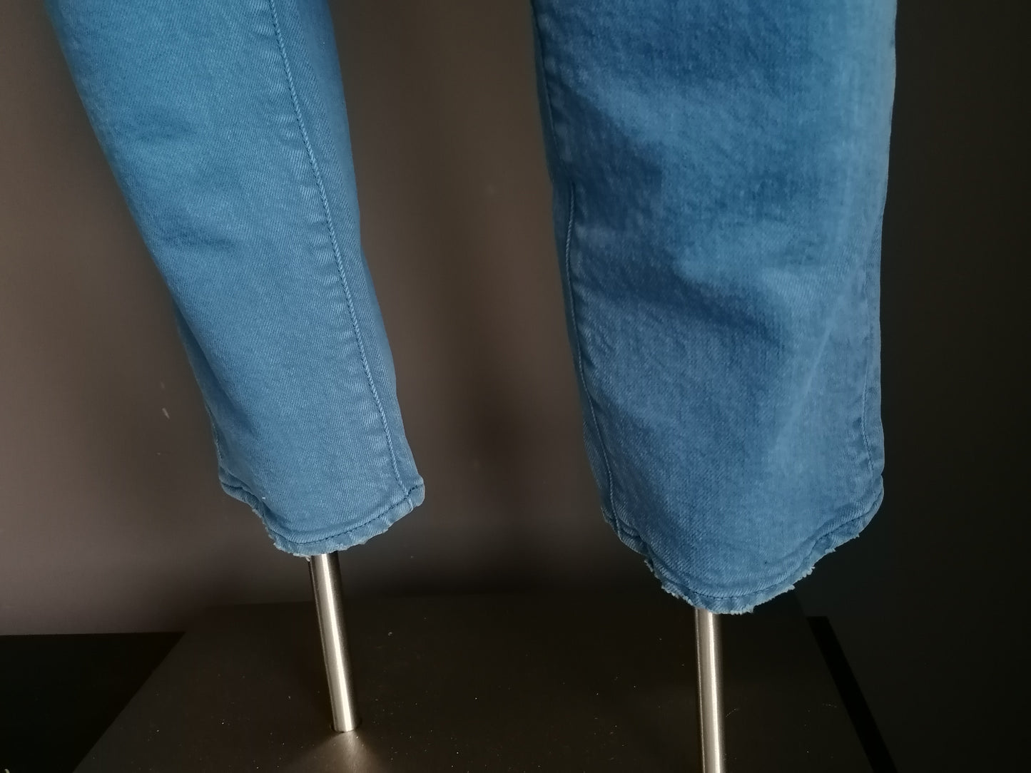 PGT riss Jeans. Blau gefärbt. Größe W32 - L32.