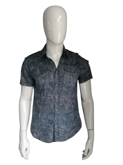 Various shirt short sleeve. Gray brown blue leaf motif. Size S.