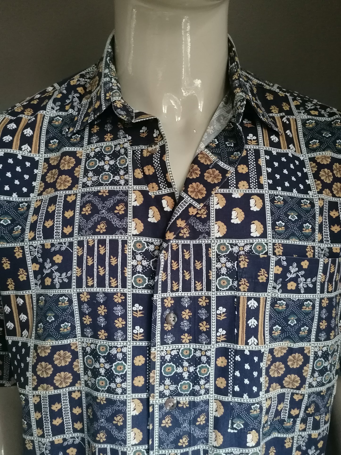 Vintage New Fast overhemd korte mouw. Blauw Bruine print. Maat L / XL.