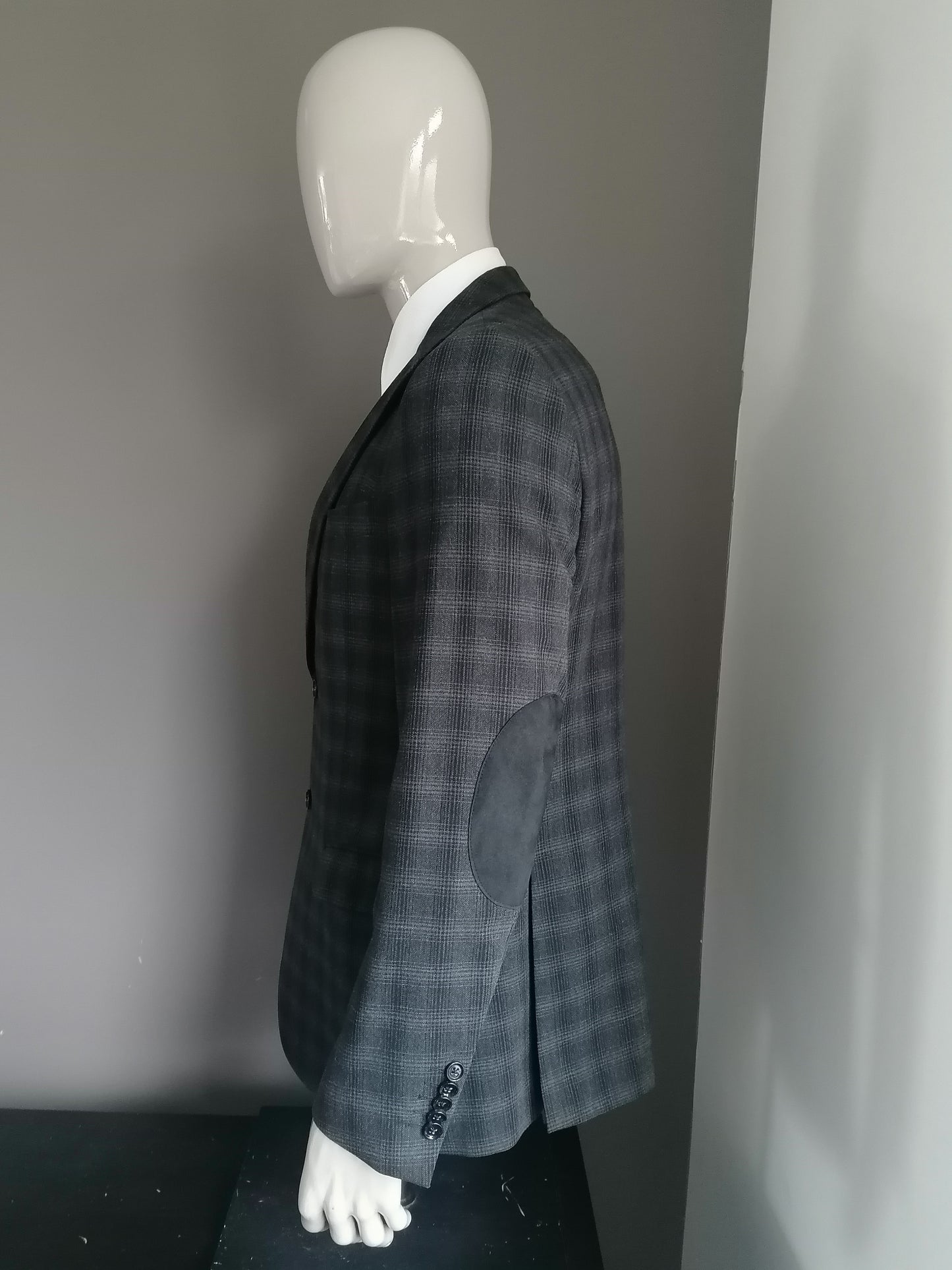 Gentiluomo woolen jacket with elbow patches. Gray checkered. Size 52 / L.