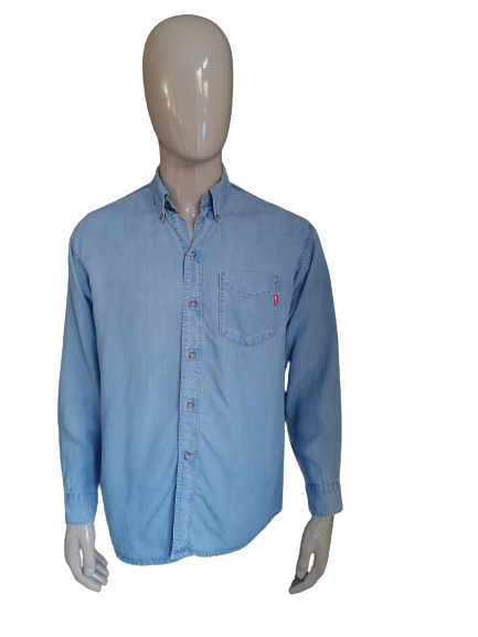 B keus: Vintage Joop jeans overhemd. Licht Blauw. Maat S (oversized). klein vlekje achterkant.