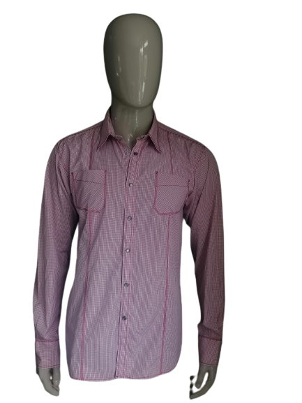 Chemise sélectionnée avec boutons-pression. Rouge Bleu vérifié. Taille XL.