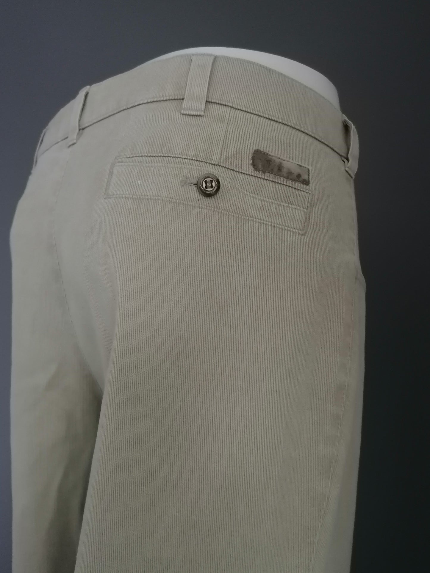 Pantaloni da allungamento di comfort. Motivo a strisce beige. Taglia 54 / L.
