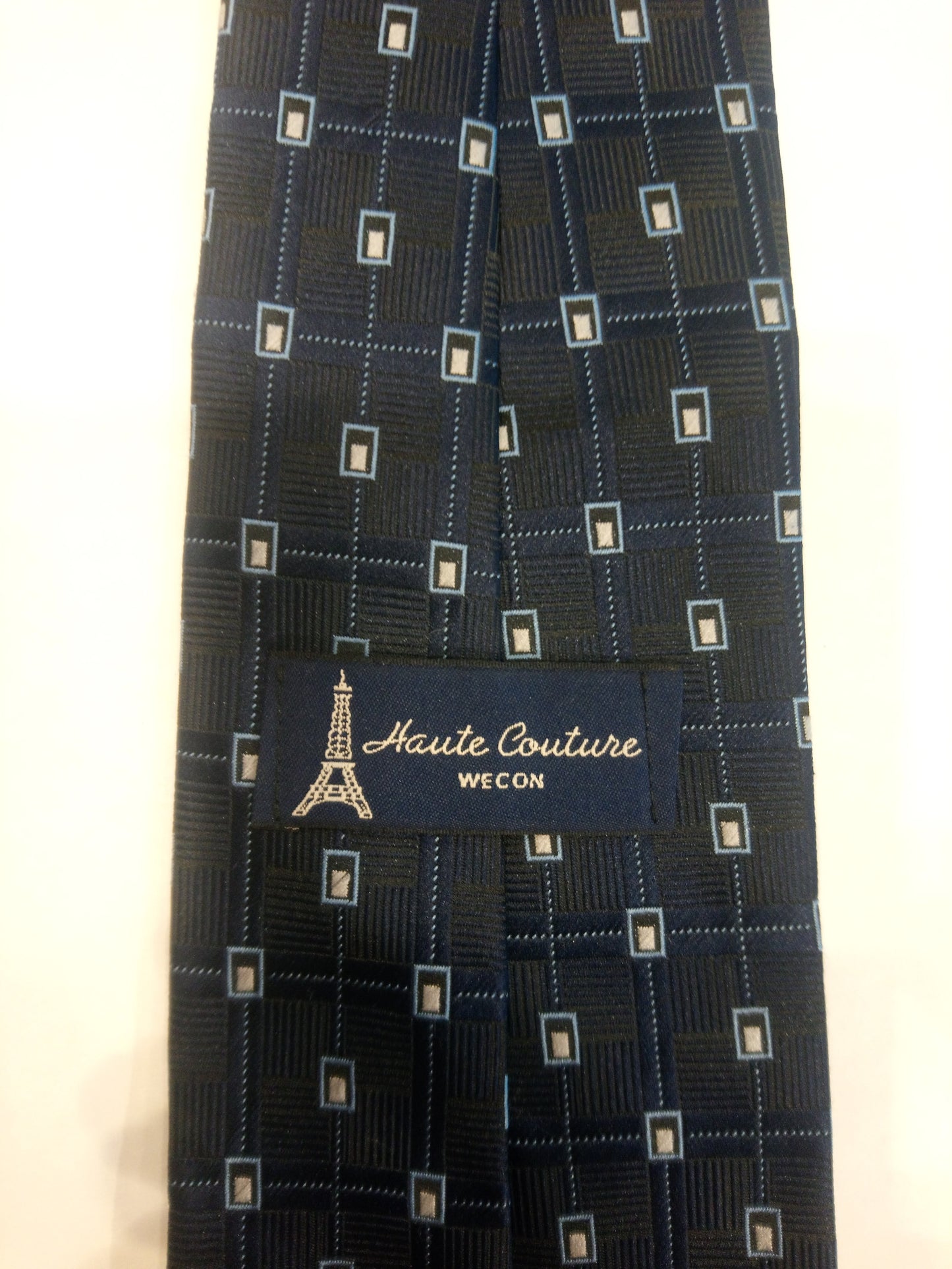 Separate Haute Couture -Wecon Polyester -Krawatte. Blaues Motiv mit dem Anhänger Eiffelturm.