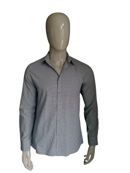 Hugo Hugo Boss shirt. Gray checkered. Size M. Slim Fit.