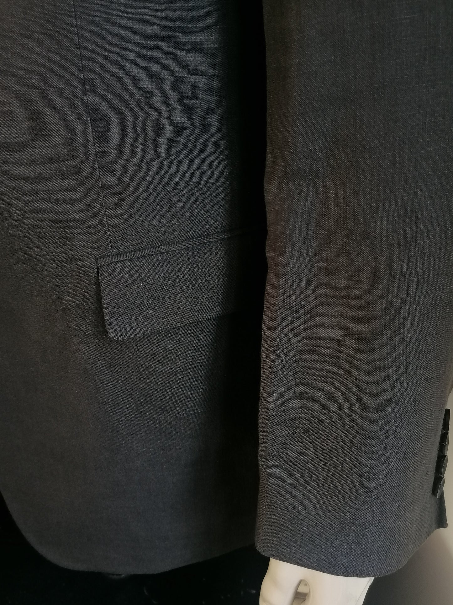 Hugo Boss linen costume. Dark gray colored. Size 52 / L.
