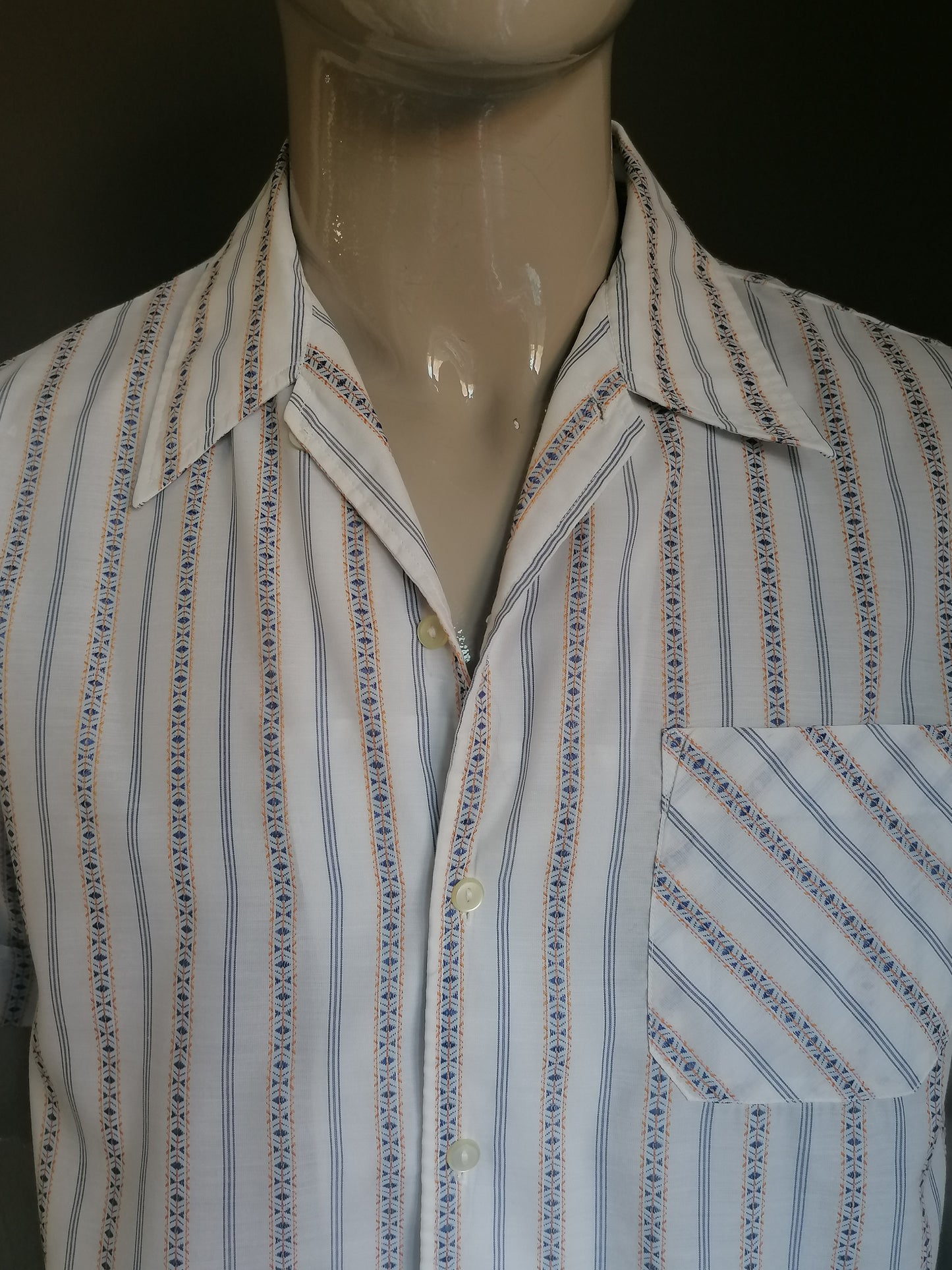 Vintage 70's shirt short sleeve with point collar. Beige blue yellow striped. Size XL.