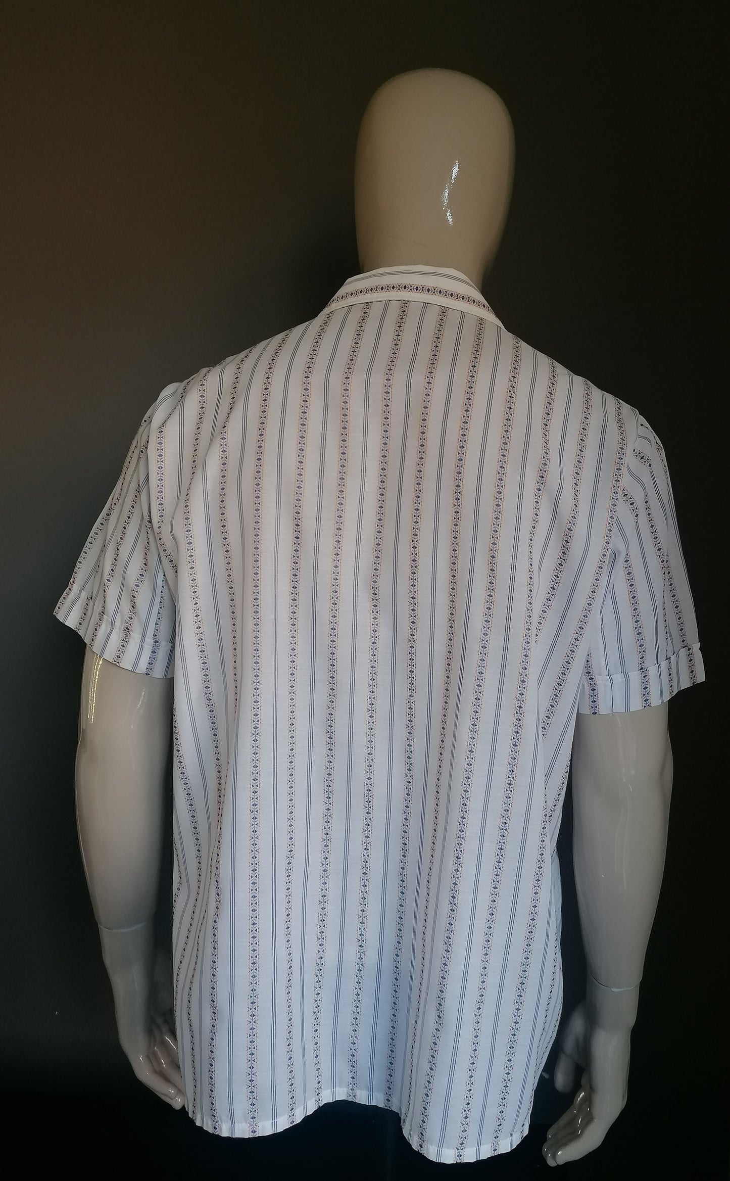 Sleeve corta della camicia degli anni '70 vintage con collare punti. Strisce giallo blu beige. Taglia XL.