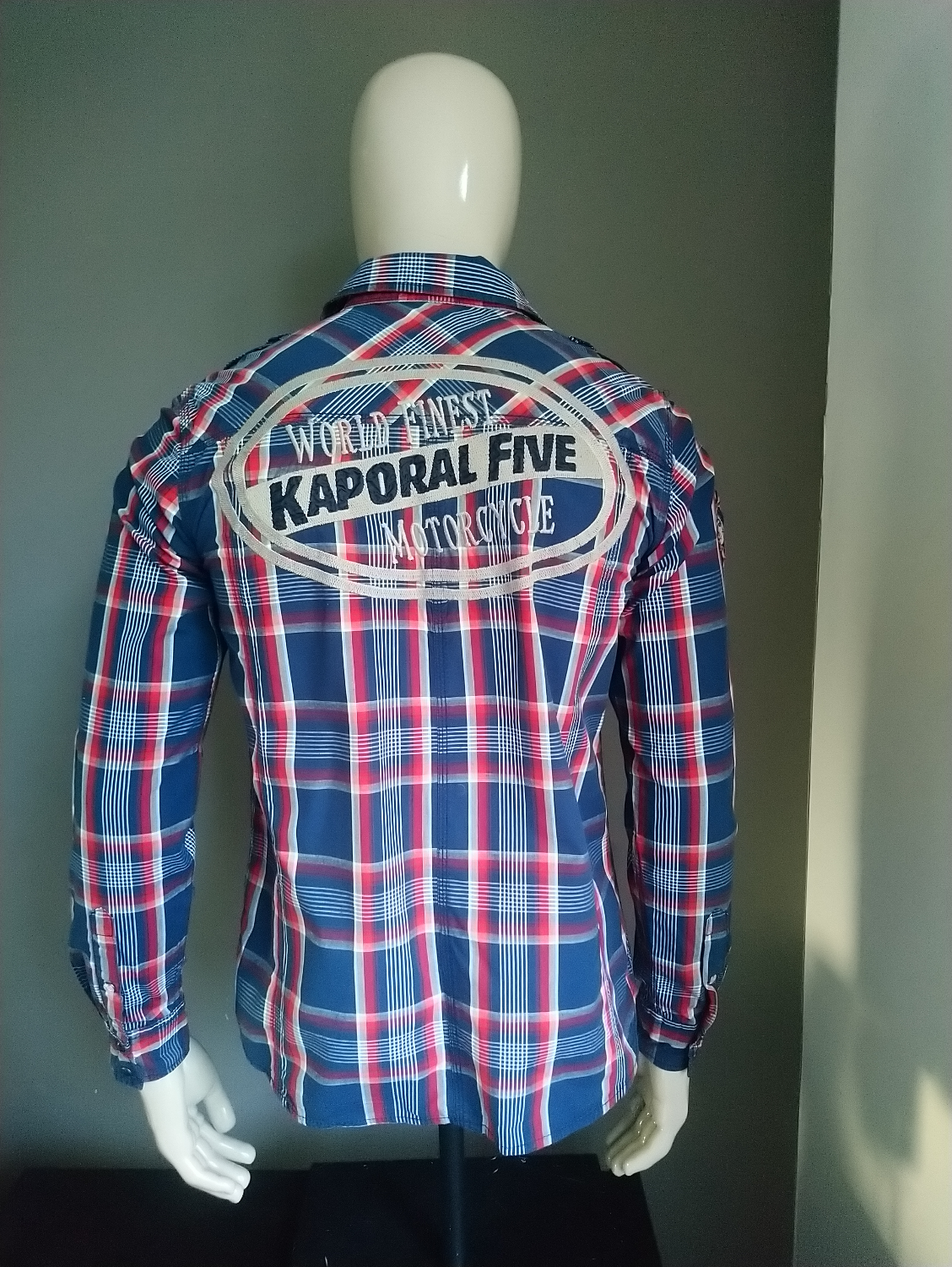 Kaporal shirt. Blue red checkered with applications. Size L. Slim fit.
